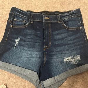 kendal and kylie size 13 stretchy icon shorts